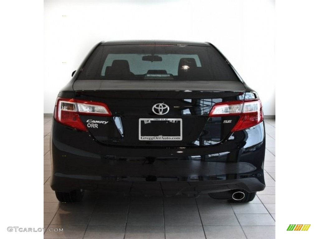 2013 Camry SE - Attitude Black Metallic / Black photo #4