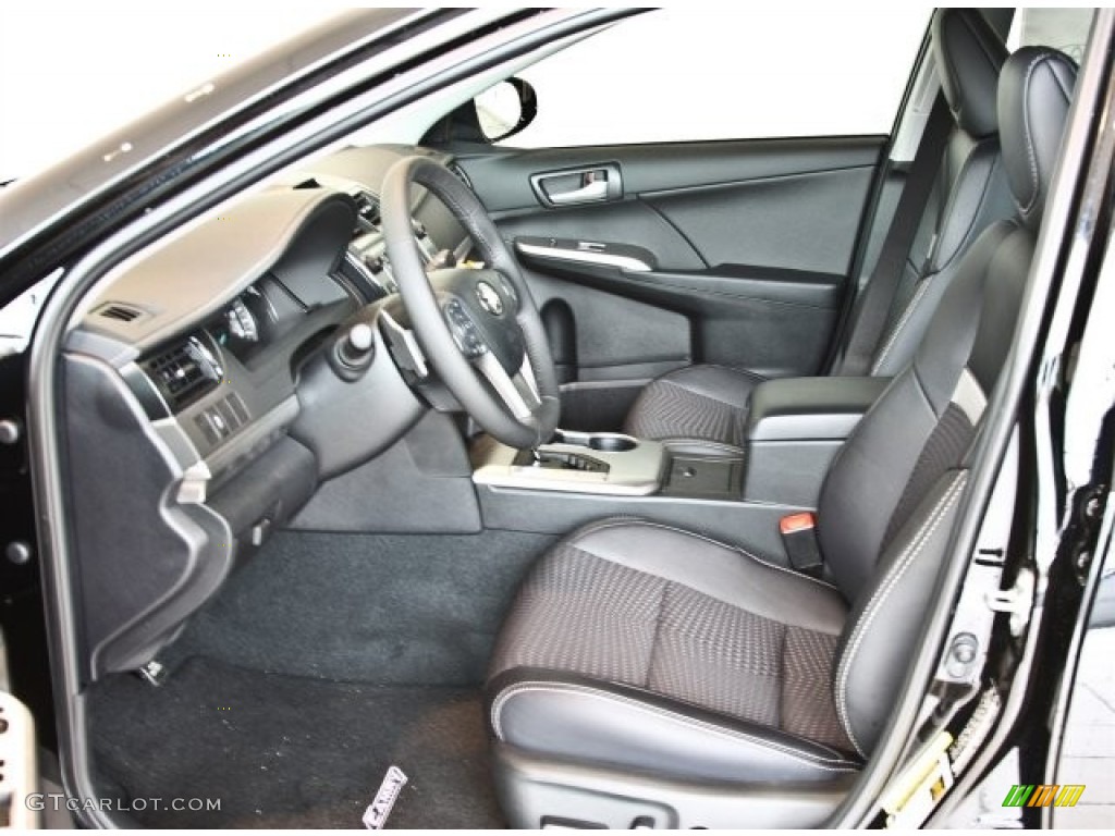 2013 Camry SE - Attitude Black Metallic / Black photo #8