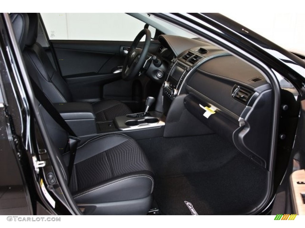 2013 Camry SE - Attitude Black Metallic / Black photo #10