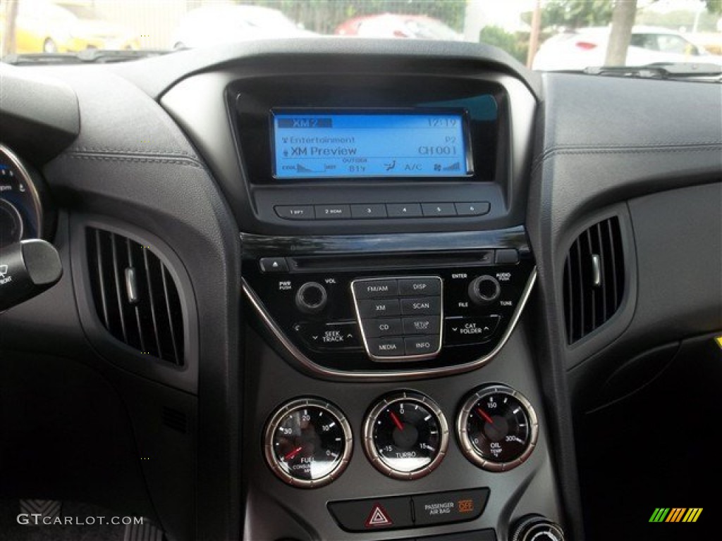 2013 Hyundai Genesis Coupe 2.0T R-Spec Controls Photos