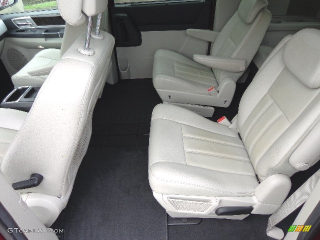 2010 Dodge Grand Caravan SXT Rear Seat Photo #82542203