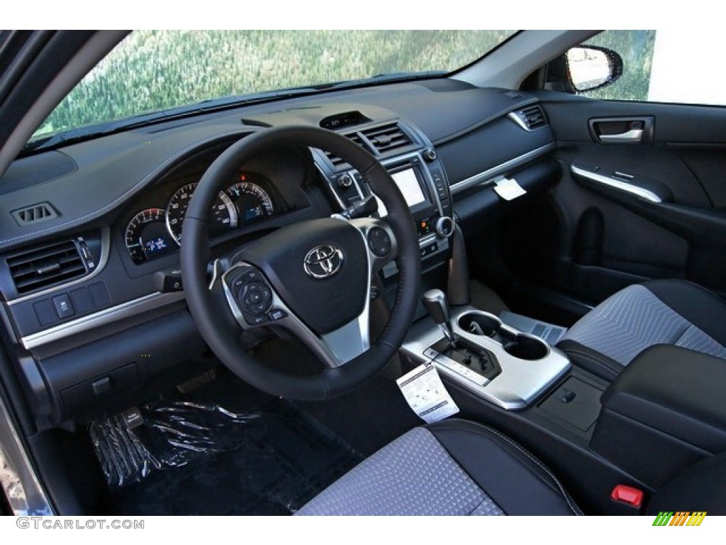 2013 Camry SE V6 - Magnetic Gray Metallic / Black/Ash photo #5