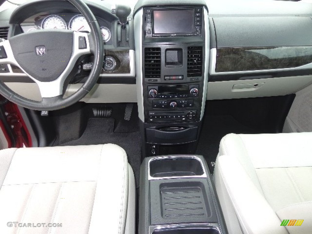 2010 Dodge Grand Caravan SXT Dark Slate Gray/Light Shale Dashboard Photo #82542291