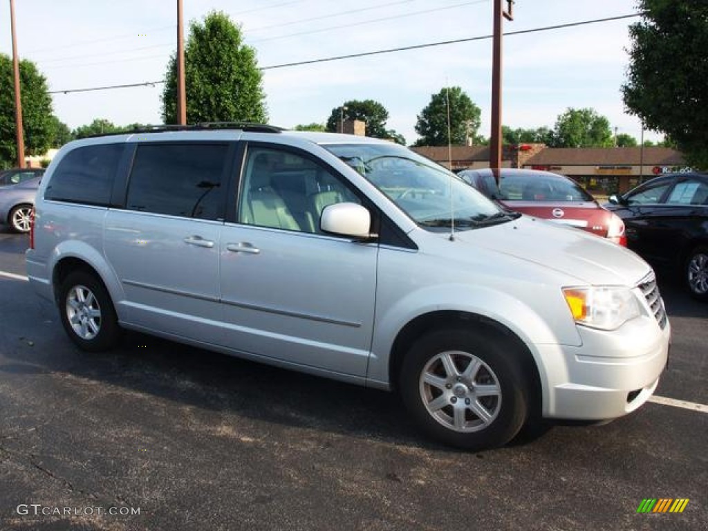 Bright Silver Metallic 2010 Chrysler Town & Country Touring Exterior Photo #82548770
