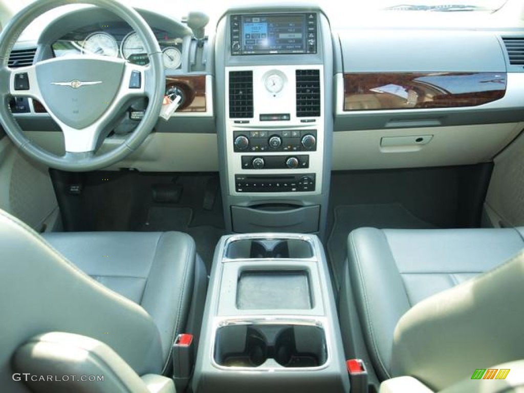 2010 Chrysler Town & Country Touring Medium Slate Gray/Light Shale Dashboard Photo #82548837