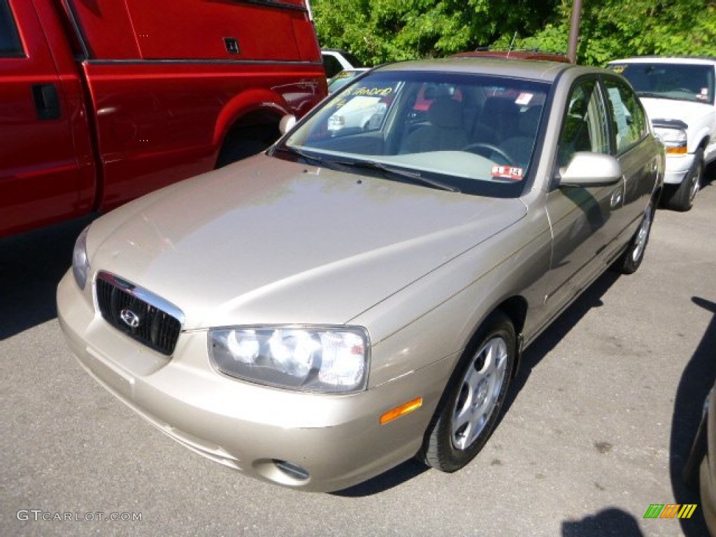 Champagne Beige 2002 Hyundai Elantra GLS Sedan Exterior Photo #82548838