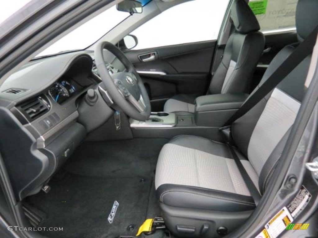 2013 Camry SE - Magnetic Gray Metallic / Black/Ash photo #9