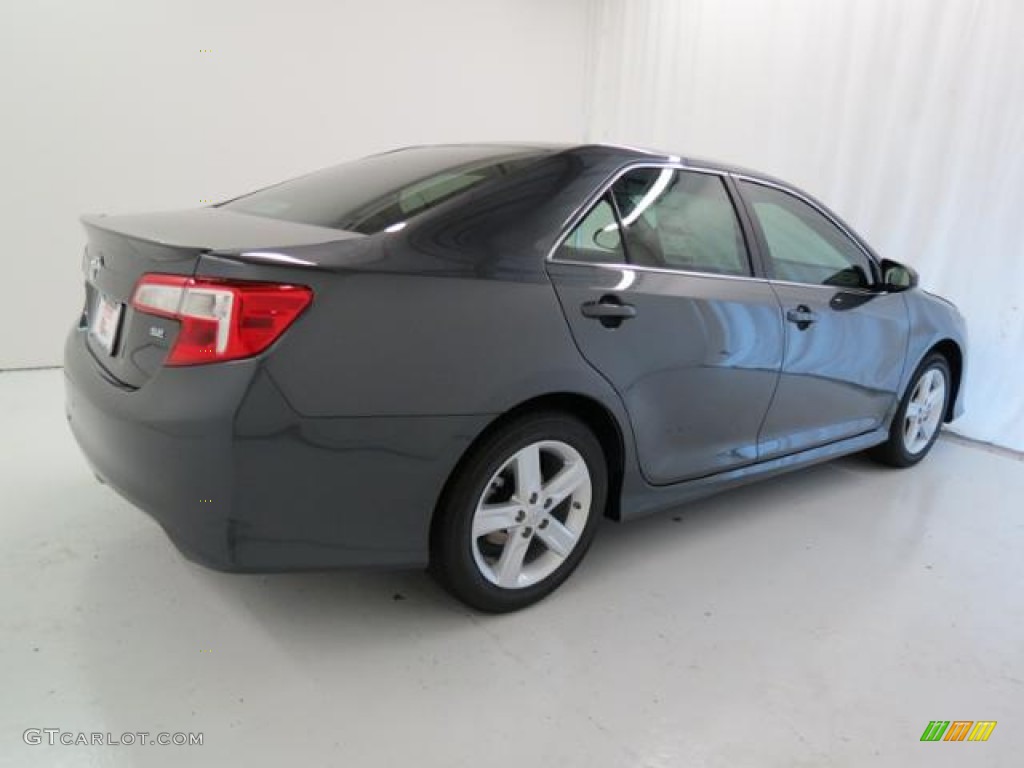 2013 Camry SE - Magnetic Gray Metallic / Black/Ash photo #17