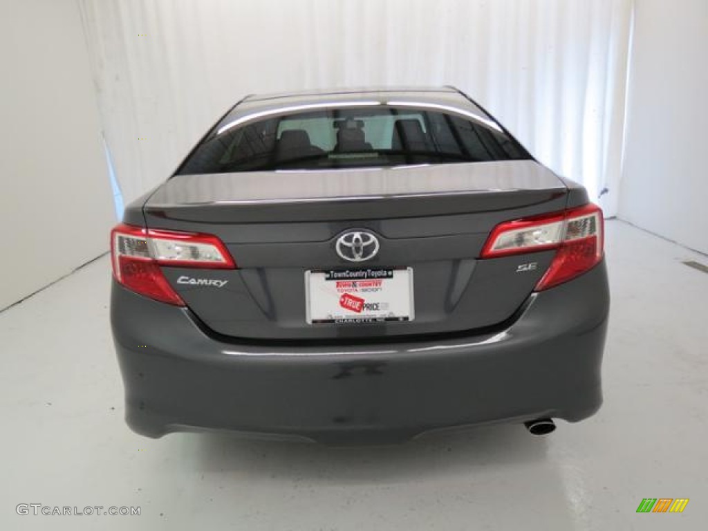2013 Camry SE - Magnetic Gray Metallic / Black/Ash photo #18