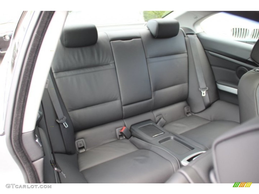 2013 BMW 3 Series 328i xDrive Coupe Rear Seat Photo #82560410
