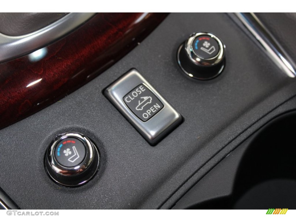 2013 Infiniti G 37 Convertible Controls Photo #82560649