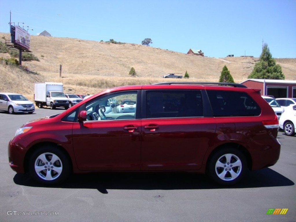 2012 Sienna LE - Salsa Red Pearl / Light Gray photo #4