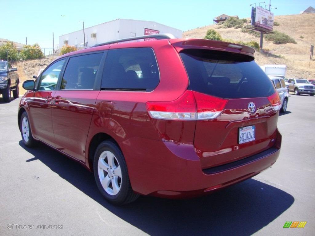 2012 Sienna LE - Salsa Red Pearl / Light Gray photo #5