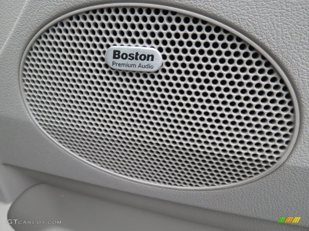 2007 Jeep Grand Cherokee Overland Audio System Photos