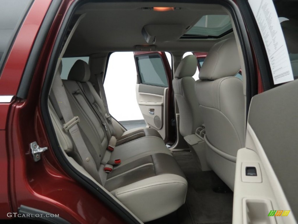 Dark Khaki/Light Graystone Interior 2007 Jeep Grand Cherokee Overland Photo #82562895