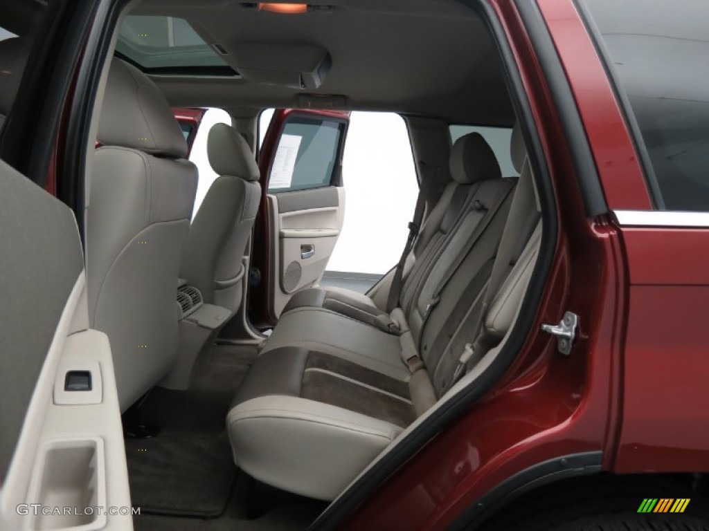2007 Jeep Grand Cherokee Overland Rear Seat Photo #82562920