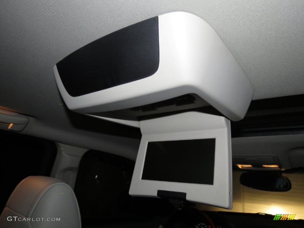 2007 Jeep Grand Cherokee Overland Entertainment System Photos