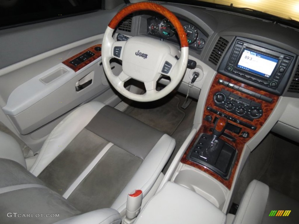 2007 Jeep Grand Cherokee Overland Dashboard Photos