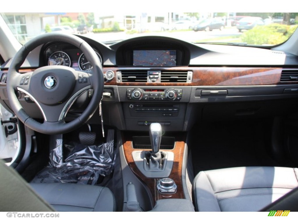 2011 BMW 3 Series 328i xDrive Coupe Black Dashboard Photo #82563431