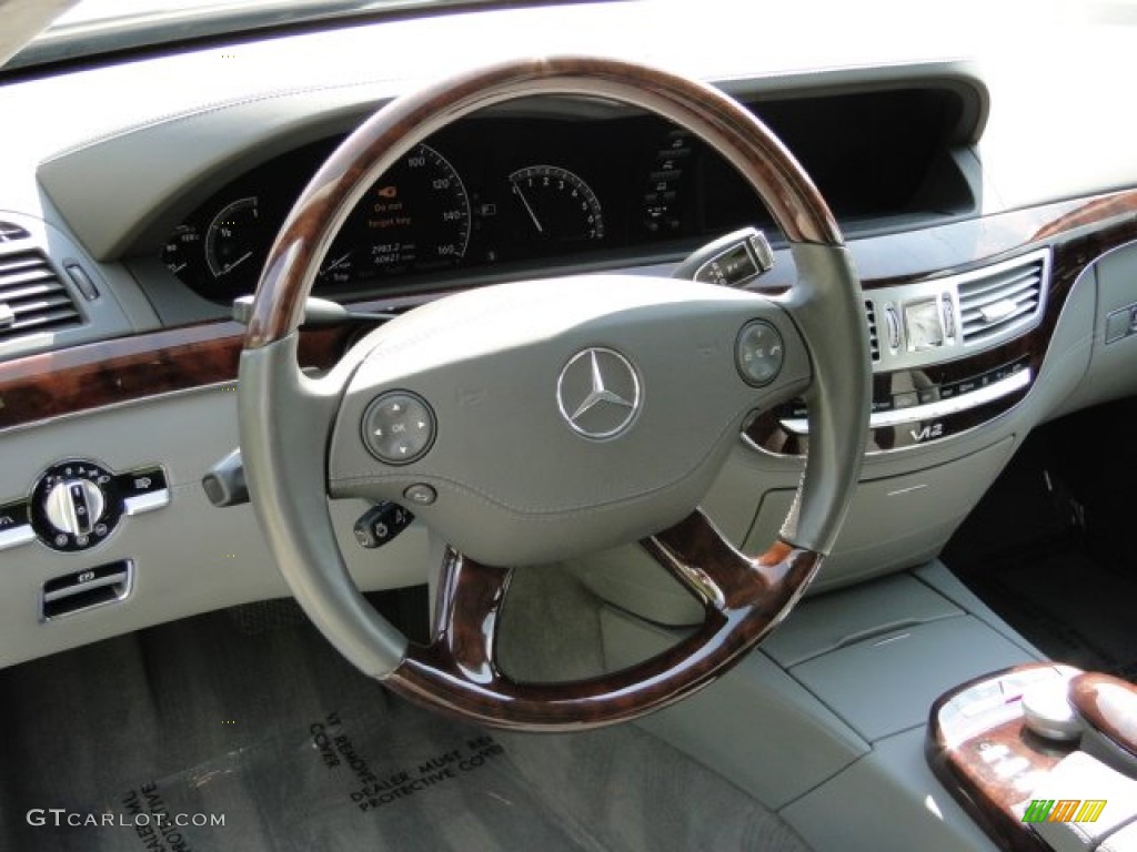 2007 Mercedes-Benz S 600 Sedan Grey/Dark Grey Steering Wheel Photo #82566042