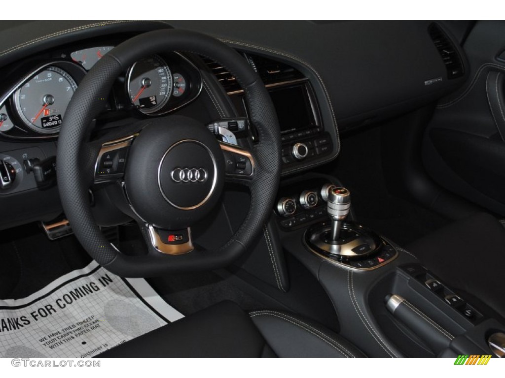 2014 Audi R8 Spyder V8 Black Dashboard Photo #82568587