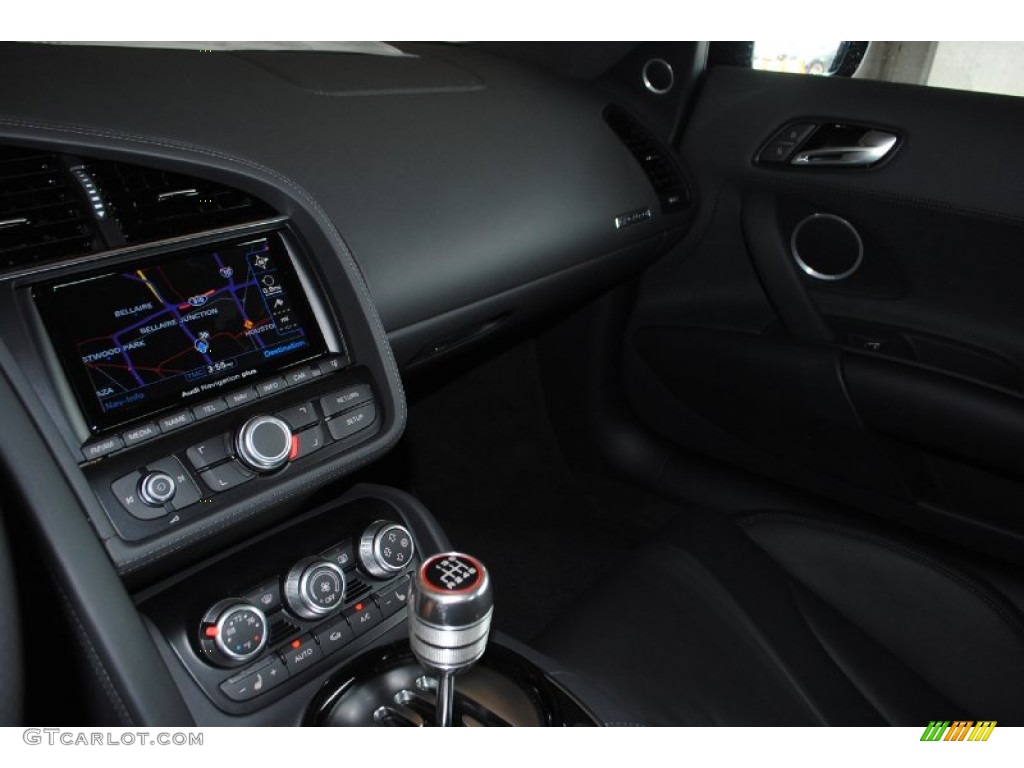 2014 R8 Coupe V10 - Phantom Black Pearl / Black photo #17
