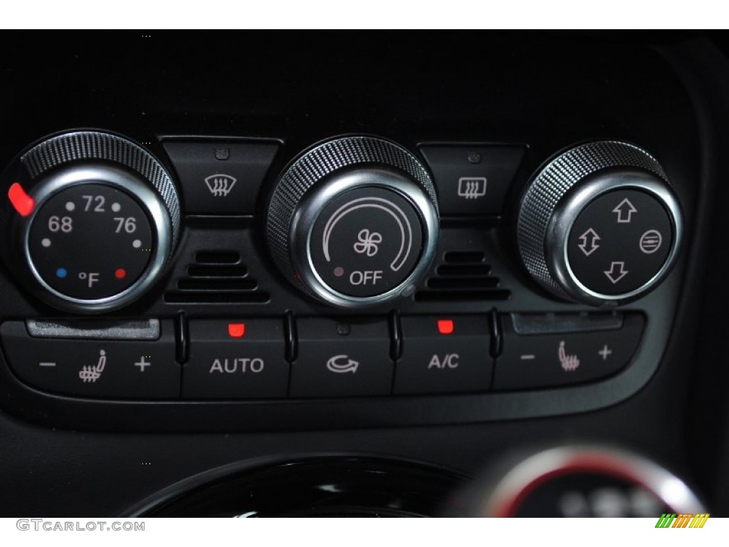 2014 Audi R8 Coupe V10 Controls Photo #82569578