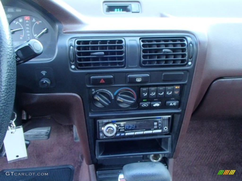 1993 Honda Accord LX Sedan Controls Photo #82569912