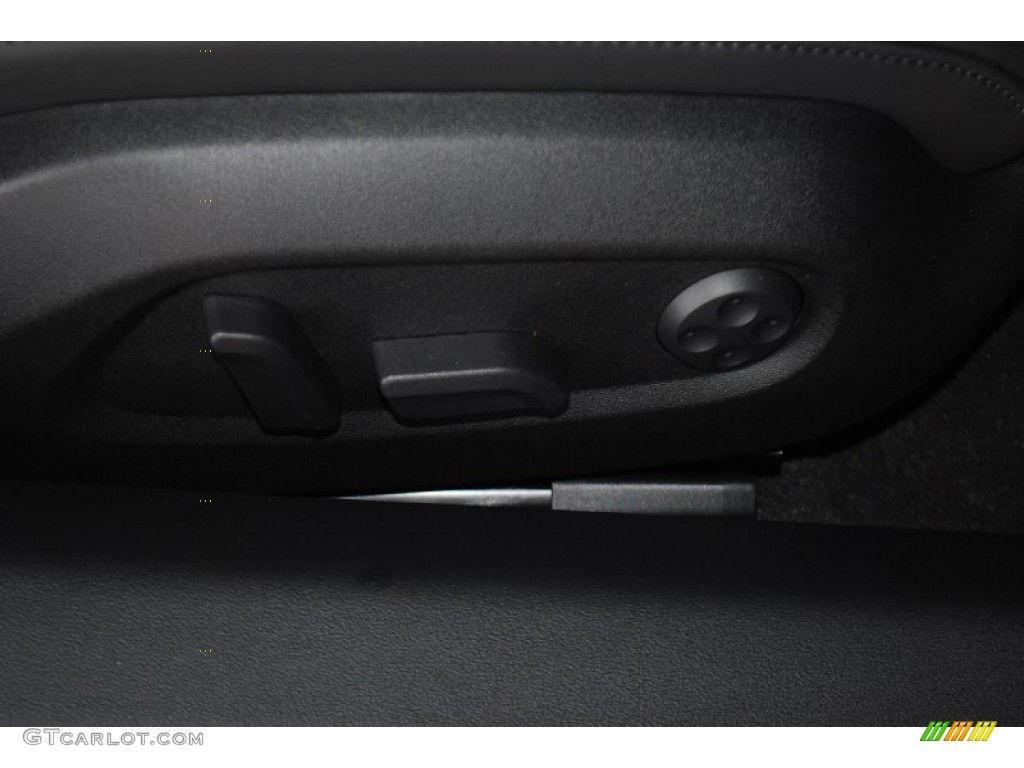 2014 Audi R8 Coupe V10 Controls Photo #82569979