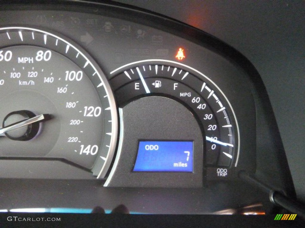 2013 Camry LE - Classic Silver Metallic / Ash photo #19