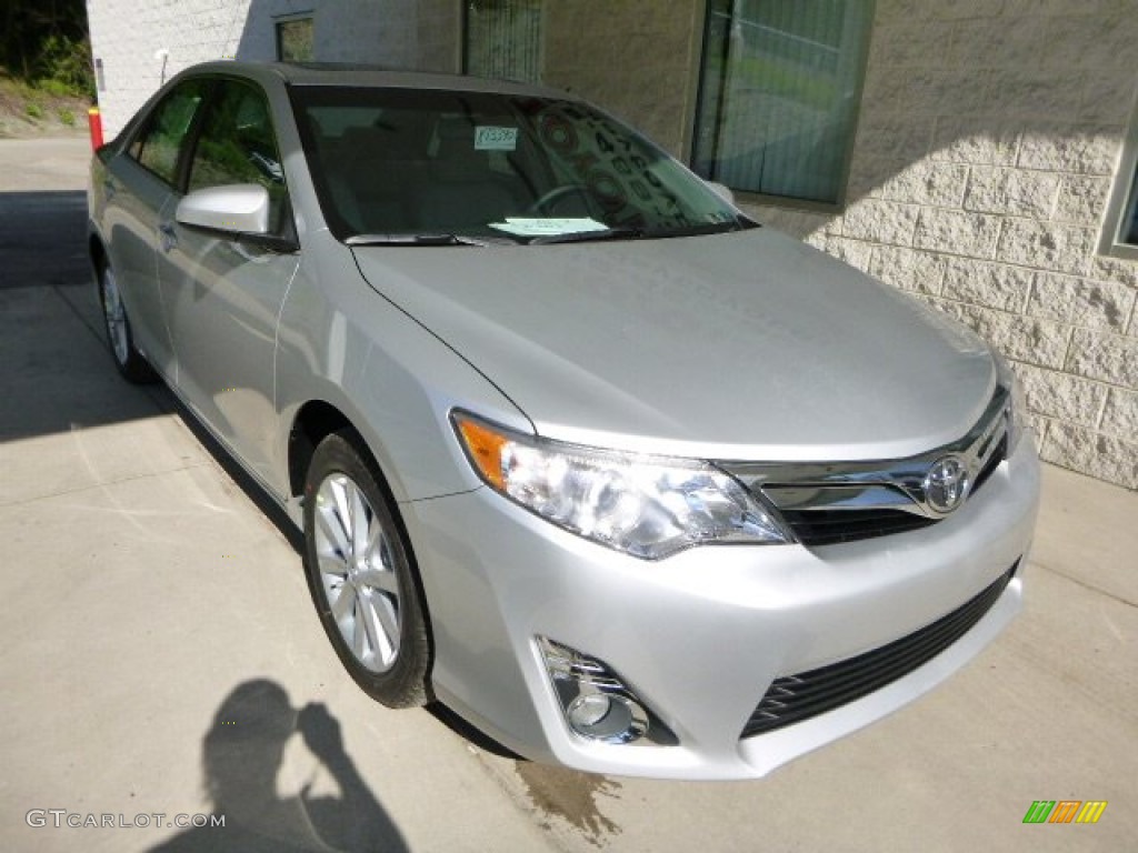 2013 Camry XLE - Classic Silver Metallic / Ash photo #7