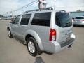 Silver Lightning - Pathfinder SE 4x4 Photo No. 8
