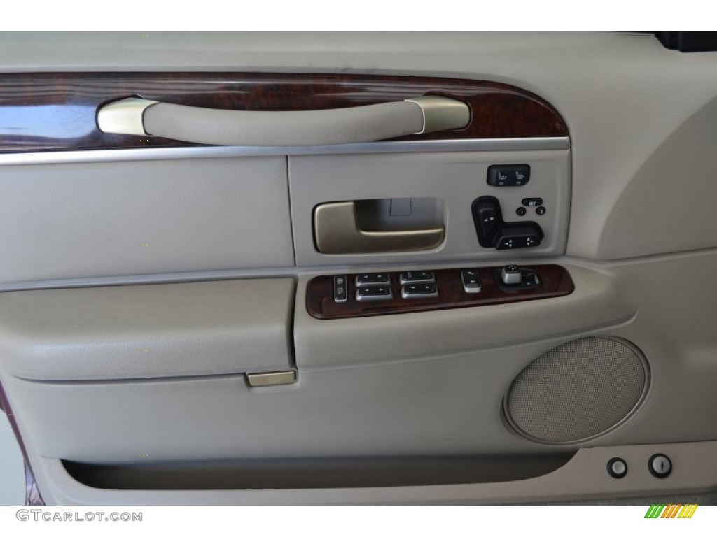 2006 Town Car Signature Limited - Dark Cherry Metallic / Light Camel photo #8