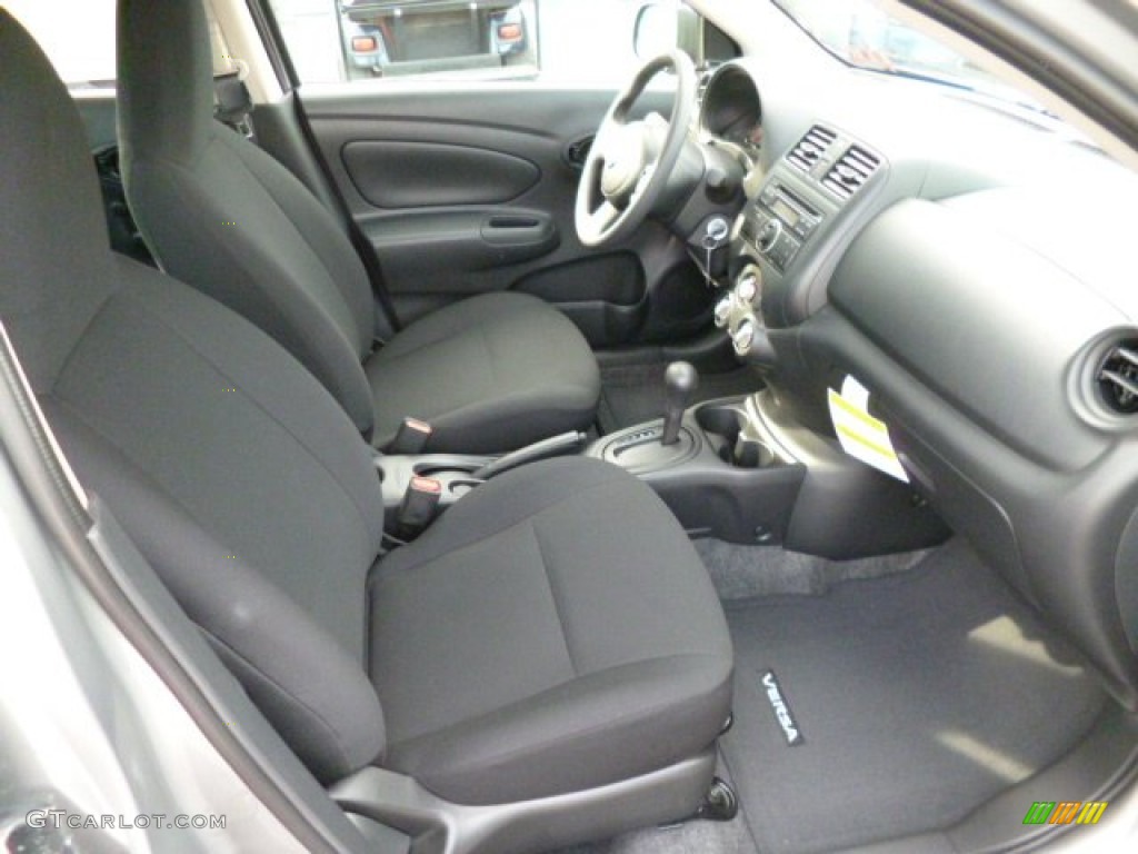 Charcoal Interior 2014 Nissan Versa 1.6 S Plus Sedan Photo #82581790