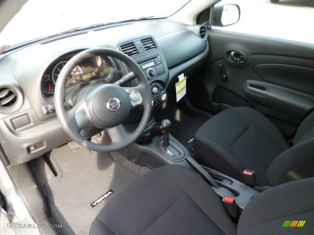 Charcoal Interior 2014 Nissan Versa 1.6 S Plus Sedan Photo #82581920