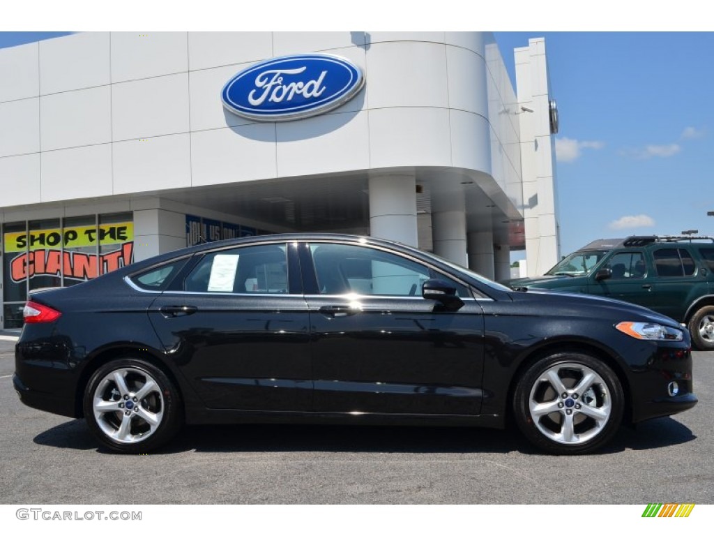 2013 Fusion SE 2.0 EcoBoost - Tuxedo Black Metallic / Charcoal Black photo #2