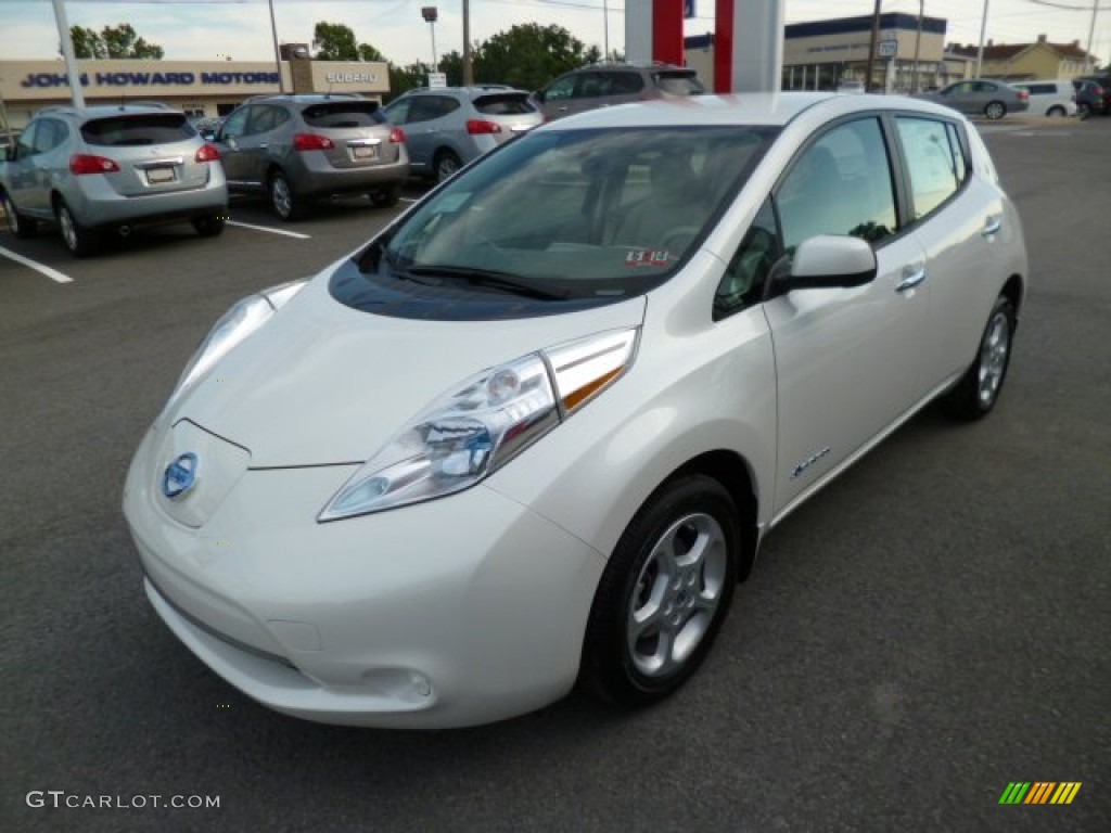 2013 LEAF SV - Glacier White / Light Gray photo #3