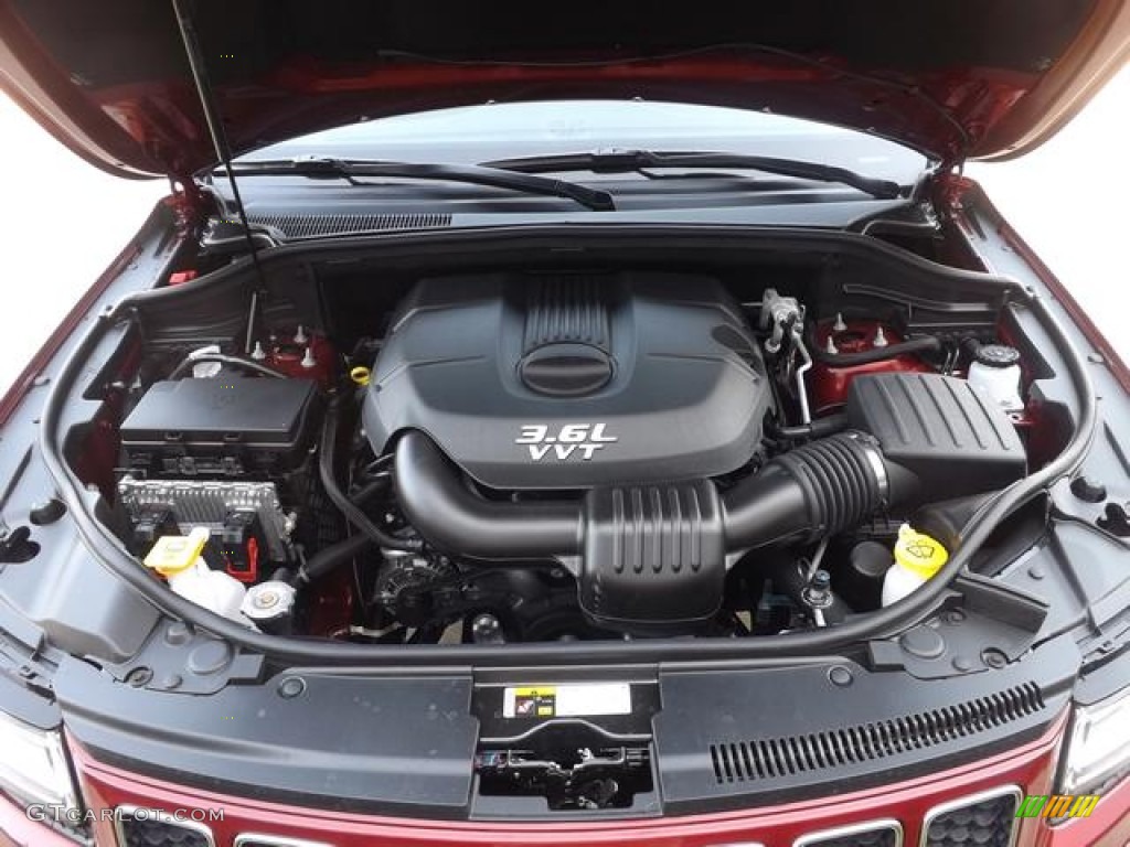 2014 Jeep Grand Cherokee Overland 3.6 Liter DOHC 24-Valve VVT Pentastar V6 Engine Photo #82584529