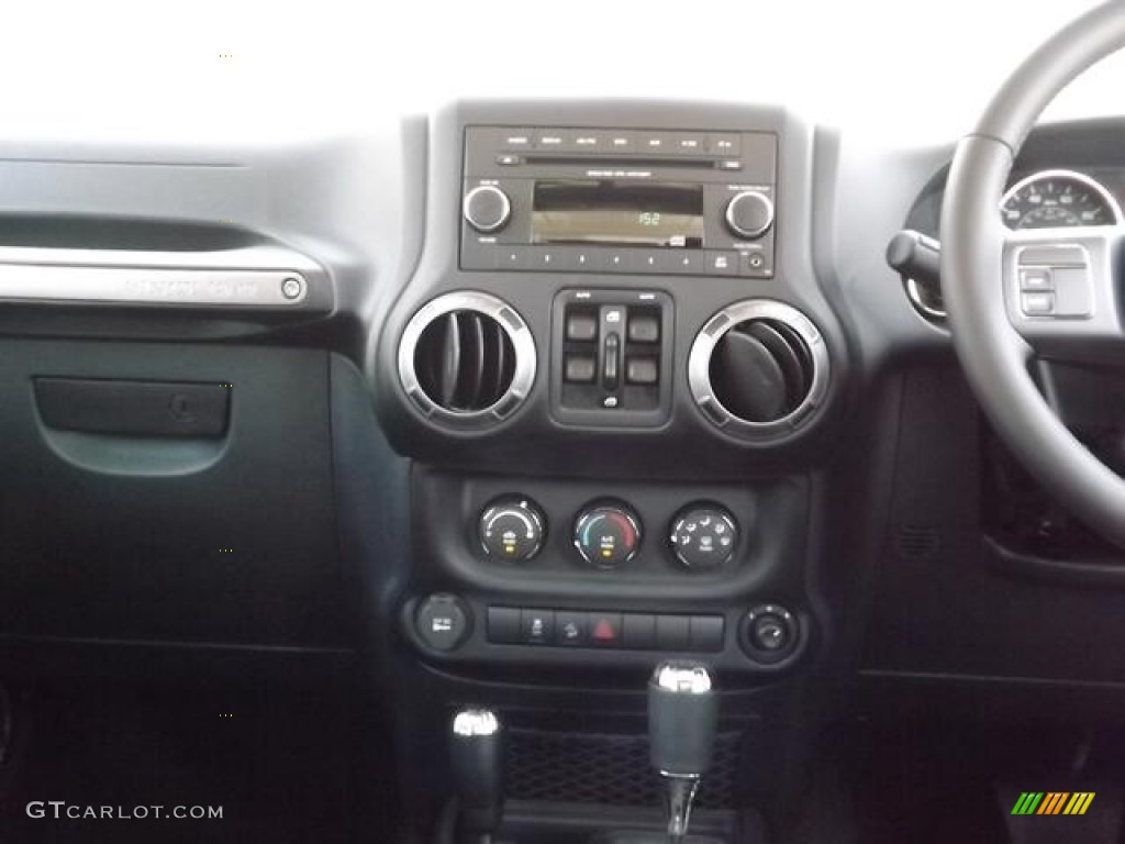 2013 Jeep Wrangler Unlimited Sport 4x4 Right Hand Drive Controls Photo #82586585