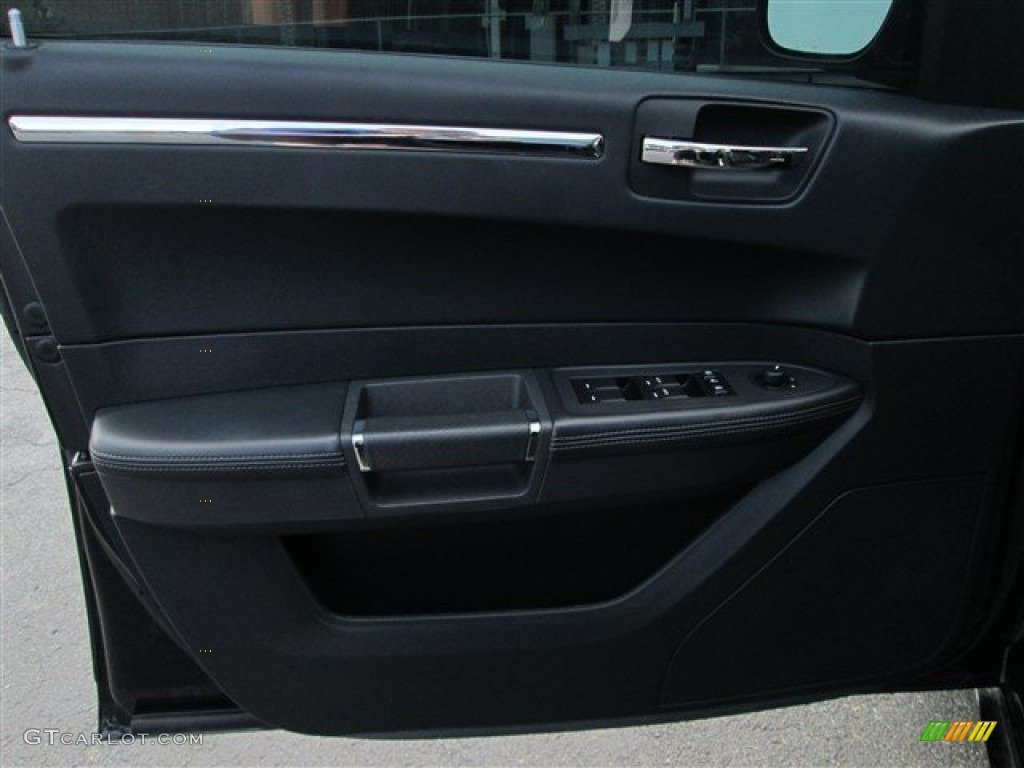 2010 300 300S V6 - Black / Dark Slate Gray photo #9