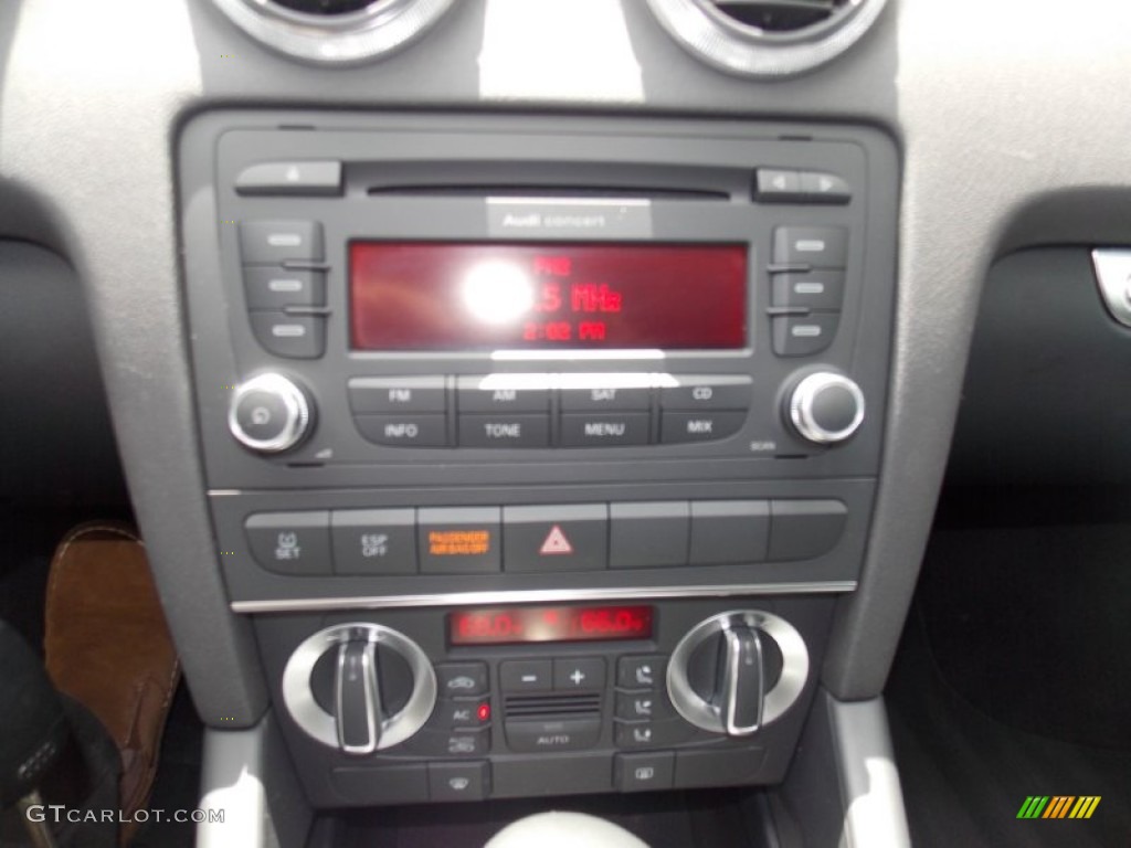 2010 Audi A3 2.0 TDI Controls Photo #82586809