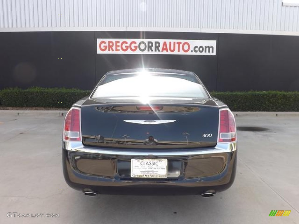 2013 300  - Gloss Black / Black photo #8