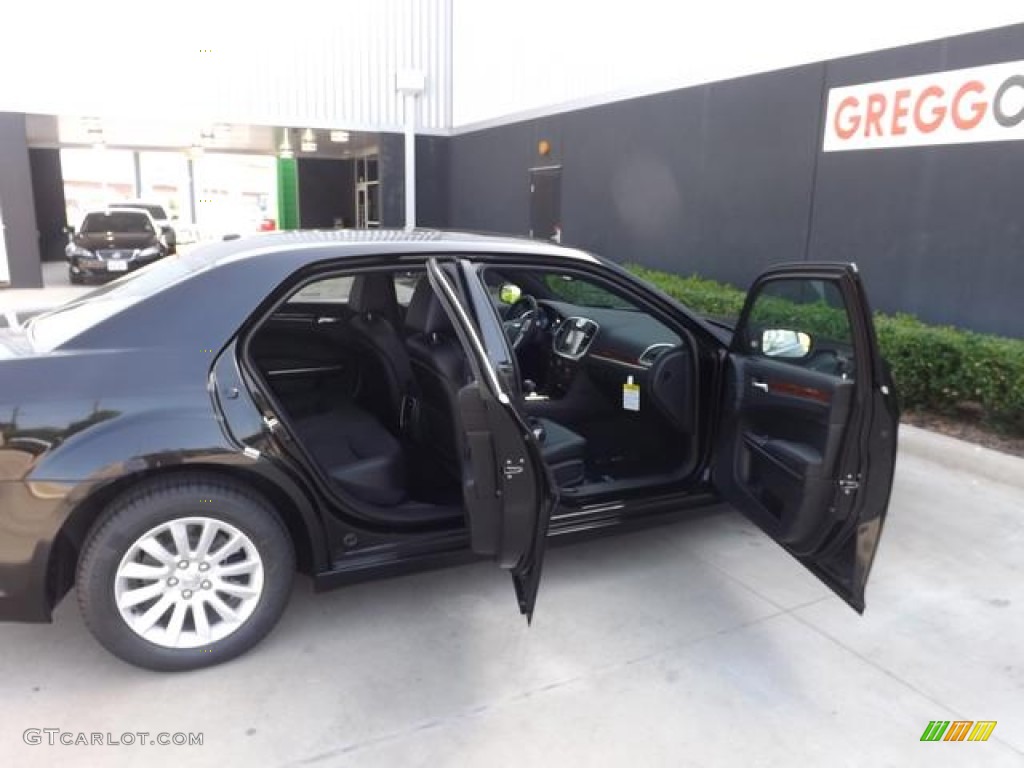 2013 300  - Gloss Black / Black photo #9