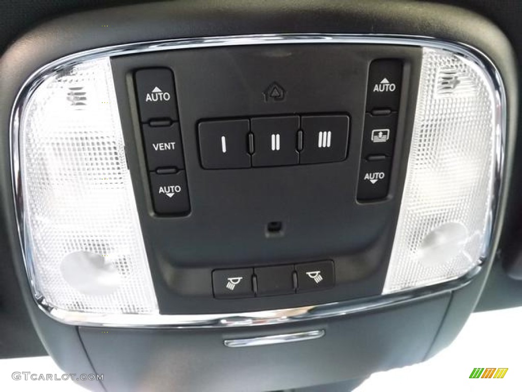 2013 300  - Gloss Black / Black photo #21