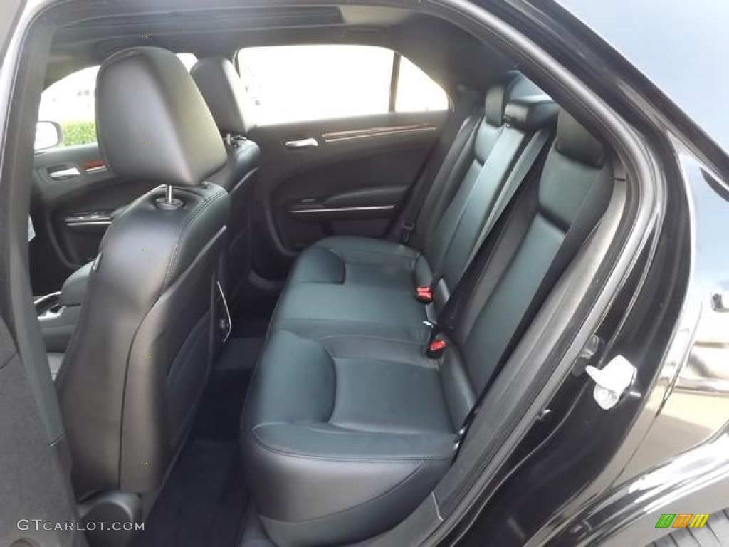 2013 300  - Gloss Black / Black photo #25