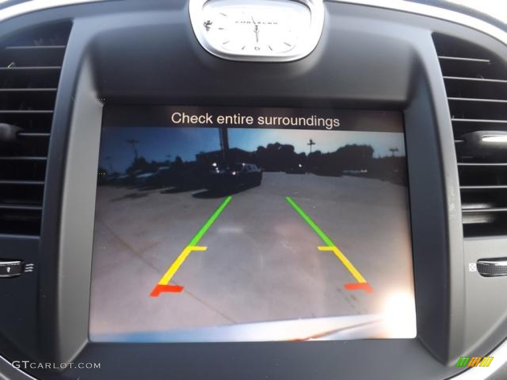 2013 300  - Gloss Black / Black photo #31