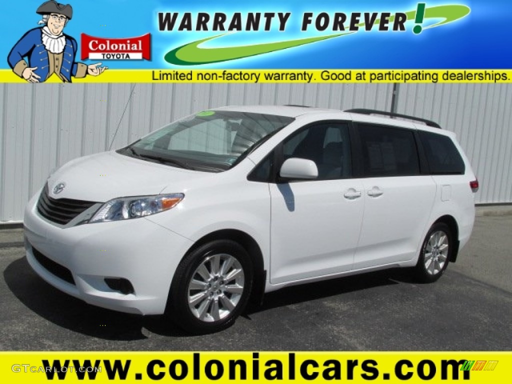 2011 Sienna LE AWD - Super White / Light Gray photo #1