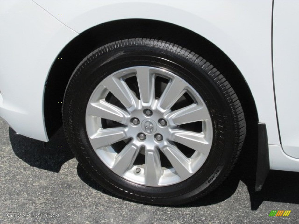 2011 Sienna LE AWD - Super White / Light Gray photo #4