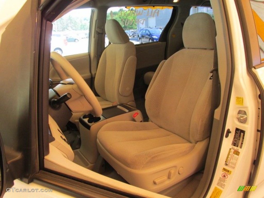 2011 Sienna LE AWD - Super White / Light Gray photo #9