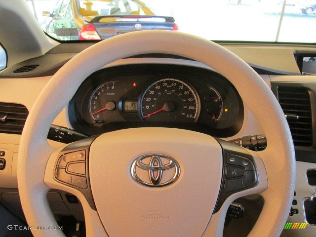 2011 Sienna LE AWD - Super White / Light Gray photo #15